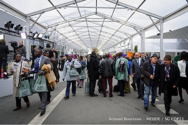 The morning bustle at the Le Bourget site. Photo credit: Arnaud Bouissou via COP21 flickr.